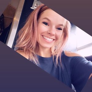 Meet your Posher, Casey